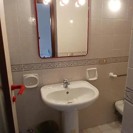 A 2 Passi Dalla Piazza דירה *