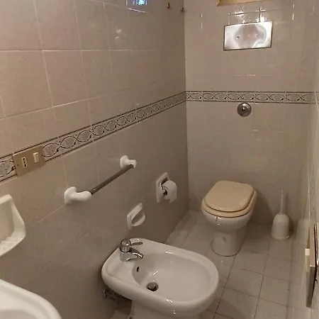 A 2 Passi Dalla Piazza דירה Isola di Ustica