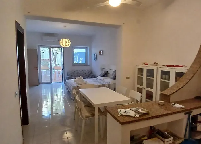 A 2 Passi Dalla Piazza Isola di Ustica