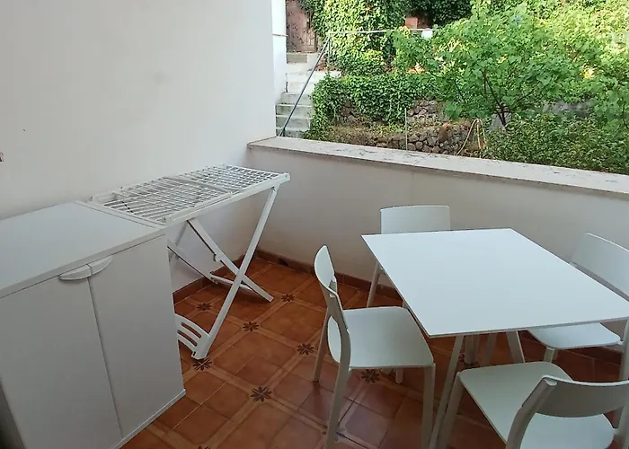 A 2 Passi Dalla Piazza Apartament *