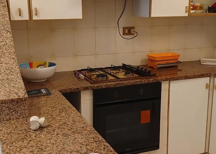 A 2 Passi Dalla Piazza Isola di Ustica