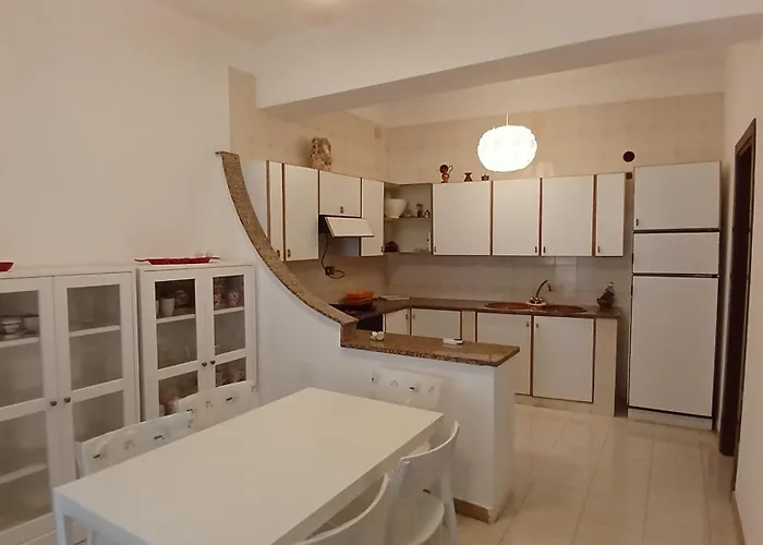 A 2 Passi Dalla Piazza *