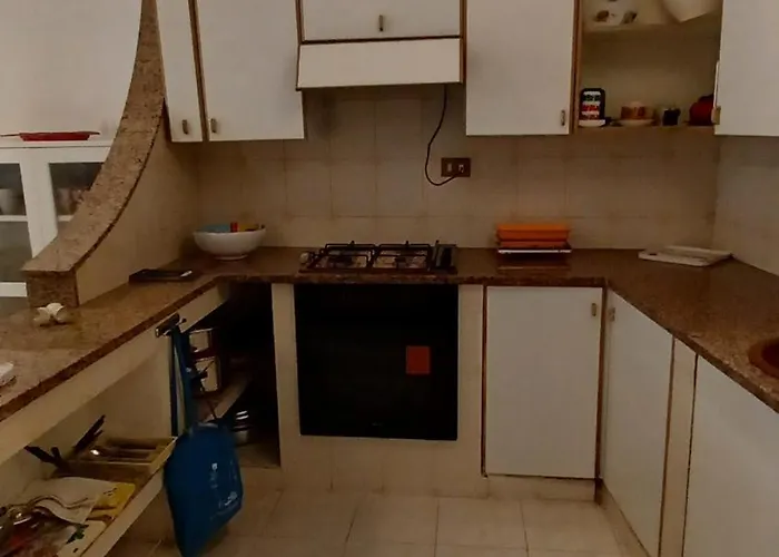 A 2 Passi Dalla Piazza Isola di Ustica