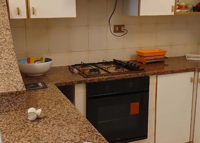 A 2 Passi Dalla Piazza Isola di Ustica